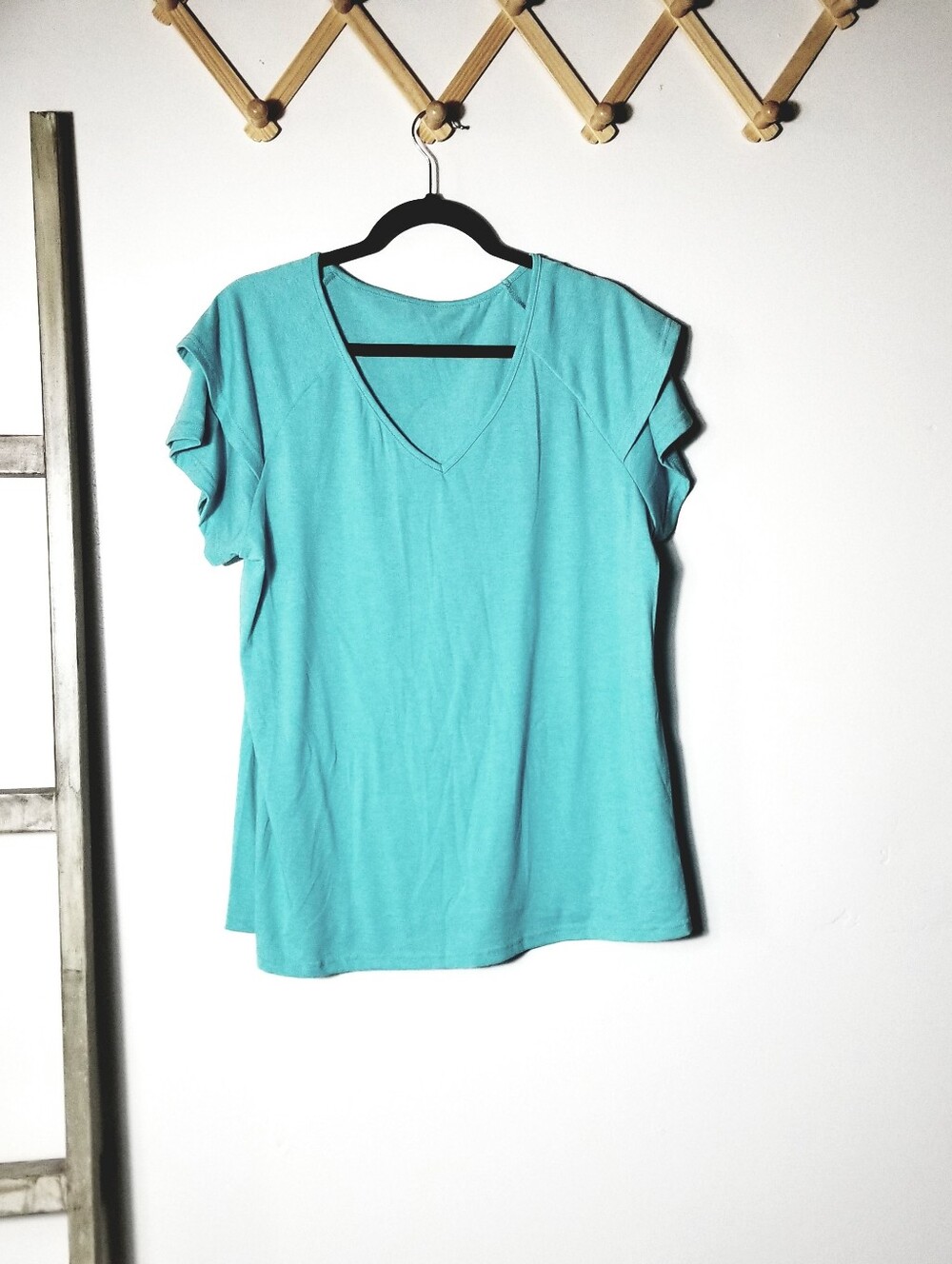 WOMEN'S V-NECK TEAL BLUE SHORT SLEEVE BLOUSE SIZE XL